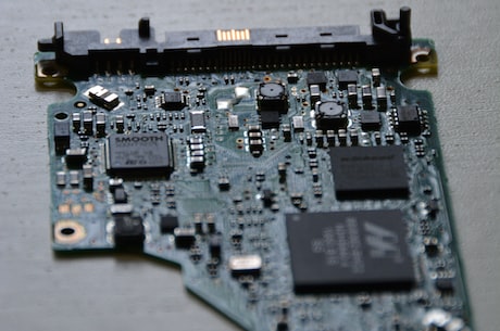 中芯国际推出新一代7nm工艺芯片，引领国产芯片发展